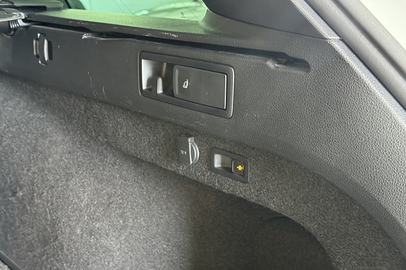 Volkswagen Passat 23 of 30