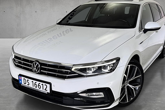 Volkswagen Passat 4 of 30