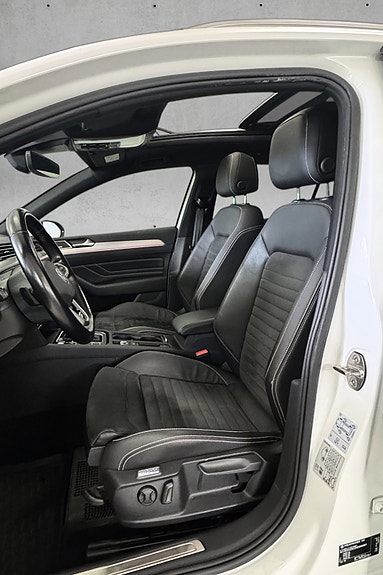 Volkswagen Passat 30 of 30