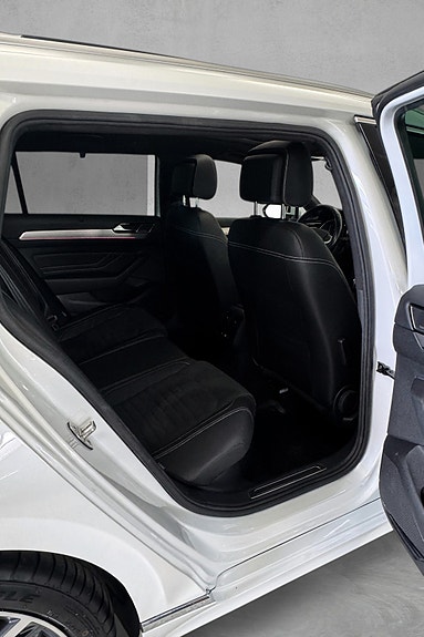 Volkswagen Passat 20 of 30