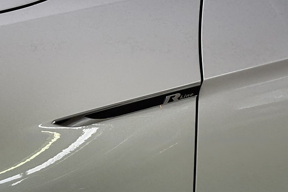 Volkswagen Passat 7 of 30