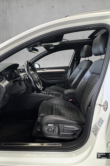 Volkswagen Passat 29 of 30