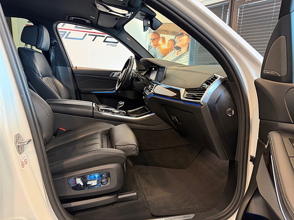 BMW X5 9 of 16