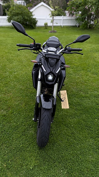 VOGE 125 R 3 of 18