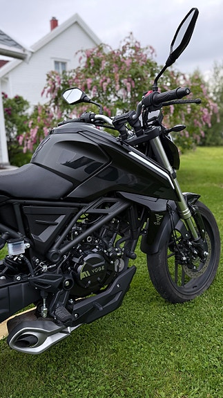 VOGE 125 R 5 of 18