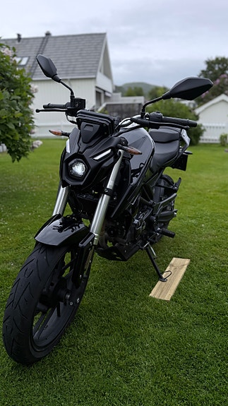 VOGE 125 R 15 of 18