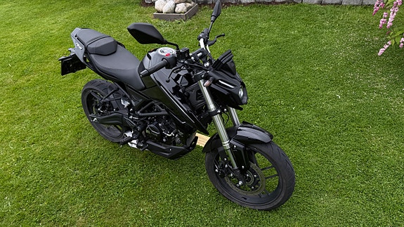 VOGE 125 R 16 of 18