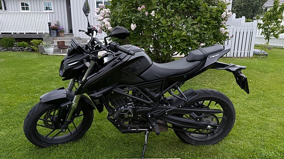 VOGE 125 R 2 of 18
