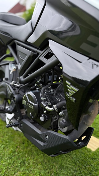 VOGE 125 R 10 of 18