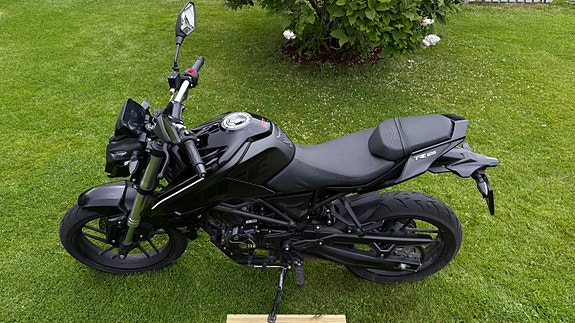 VOGE 125 R 17 of 18