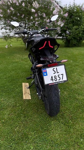 VOGE 125 R 4 of 18
