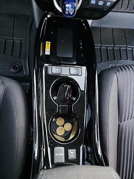 Toyota Prius Plug-in Hybrid 14 of 20