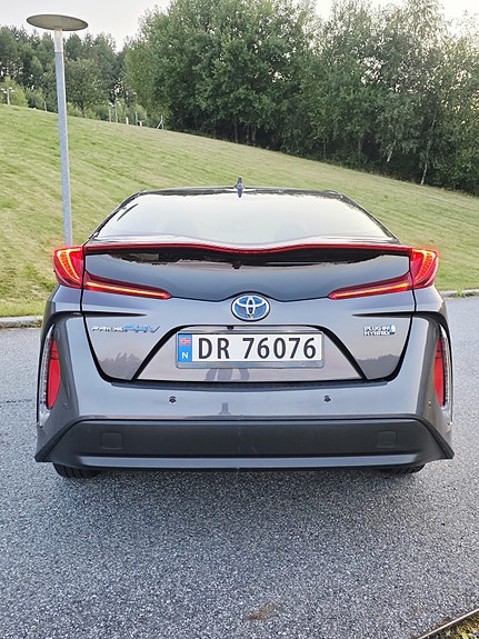 Toyota Prius Plug-in Hybrid 2 of 20