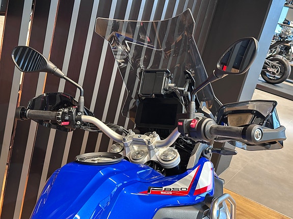 BMW F 850 GS med koffertsett 6 of 9