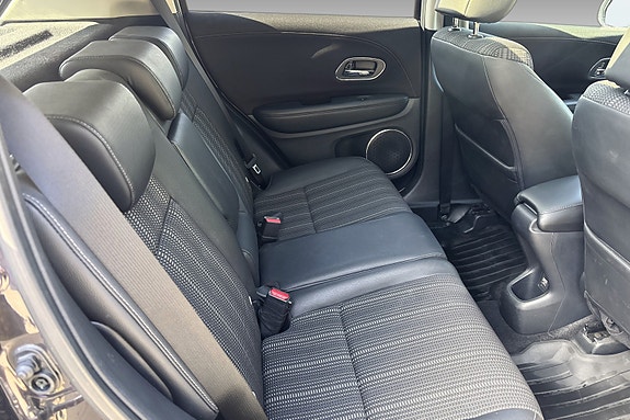 Honda HR-V 9 of 17