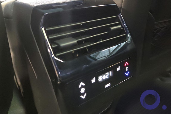 Peugeot e-5008 30 of 30