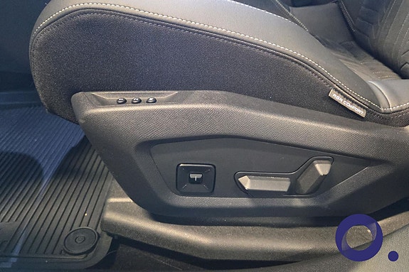 Peugeot e-5008 28 of 30