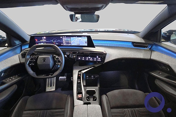 Peugeot e-5008 16 of 30