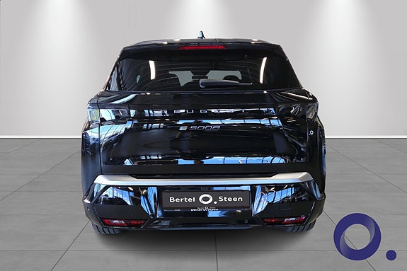 Peugeot e-5008 4 of 30