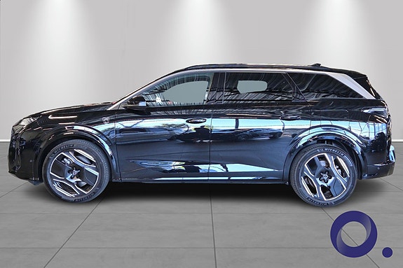 Peugeot e-5008 2 of 30