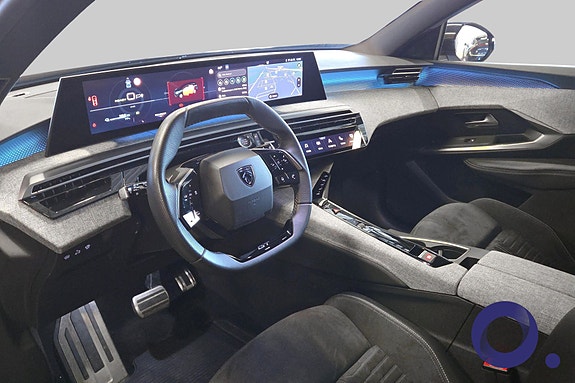 Peugeot e-5008 12 of 30
