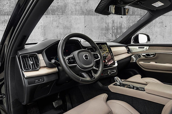Volvo XC90 12 of 30