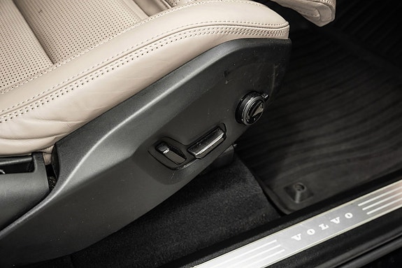 Volvo XC90 28 of 30