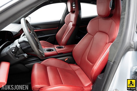 Porsche Taycan 9 of 30