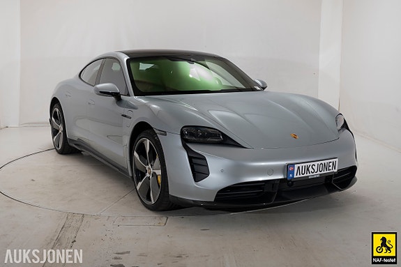 Porsche Taycan 3 of 30