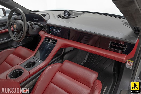Porsche Taycan 13 of 30
