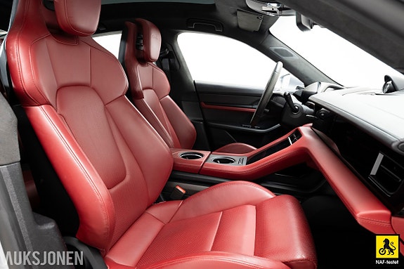 Porsche Taycan 14 of 30