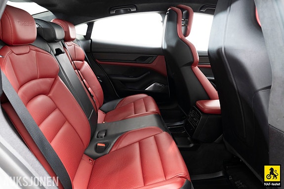 Porsche Taycan 12 of 30