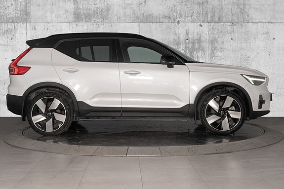 Volvo XC40 15 of 30