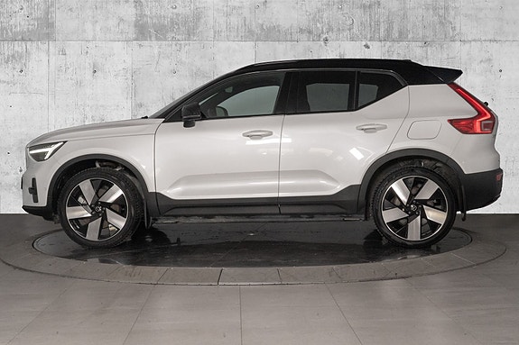 Volvo XC40 9 of 30