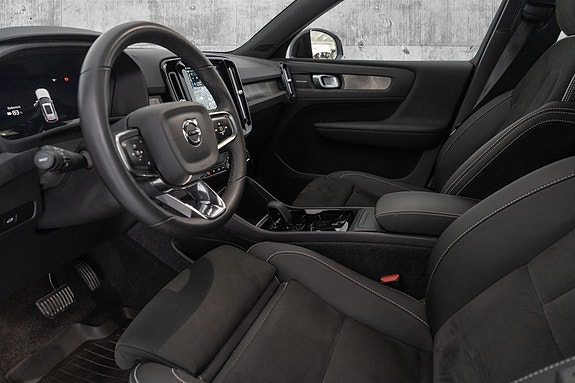 Volvo XC40 16 of 30