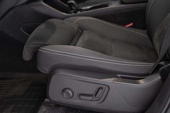 Volvo XC40 21 of 30