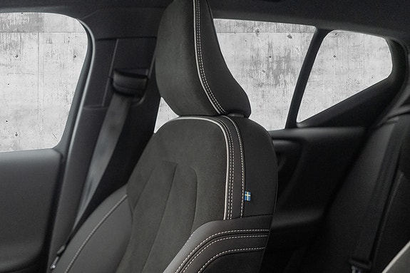 Volvo XC40 19 of 30
