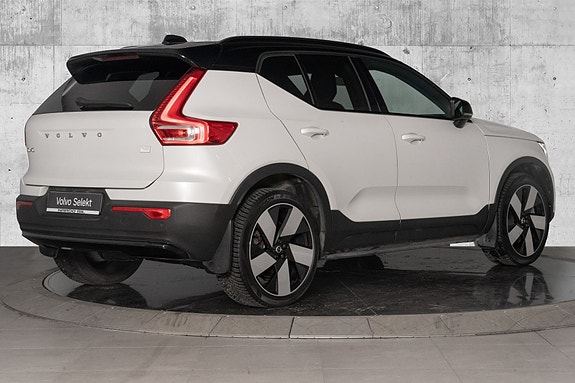 Volvo XC40 13 of 30