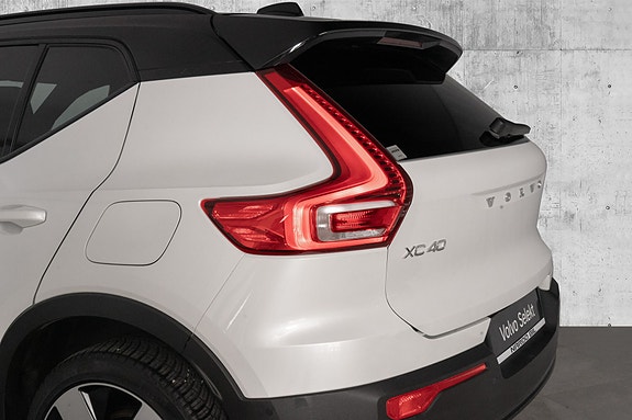 Volvo XC40 10 of 30
