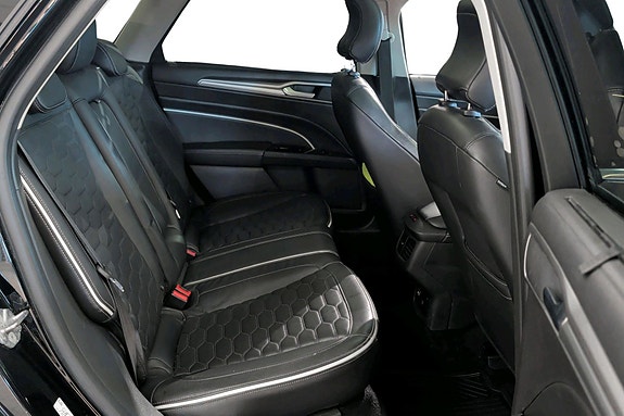 Ford Mondeo 18 of 24