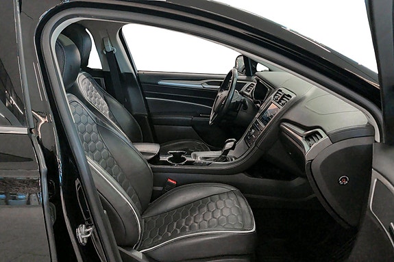 Ford Mondeo 16 of 24