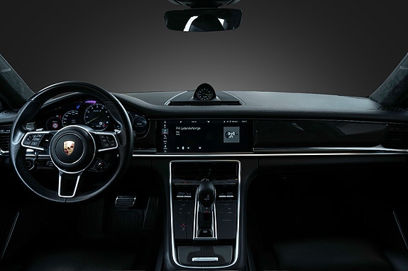Porsche Panamera 15 of 26
