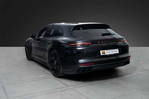 Porsche Panamera 4 of 26