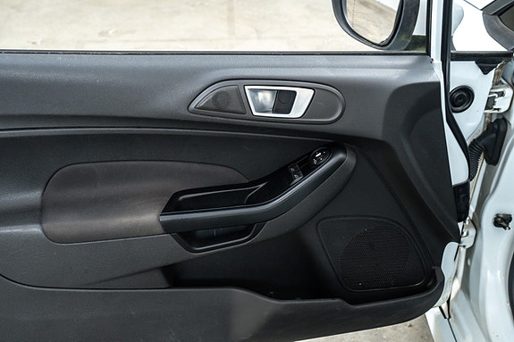 Ford Fiesta 16 of 27