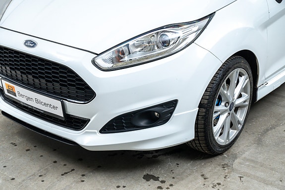 Ford Fiesta 2 of 27