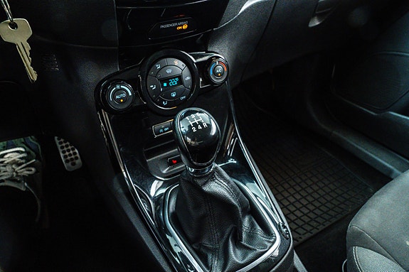 Ford Fiesta 17 of 27