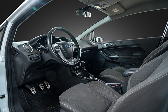 Ford Fiesta 12 of 27