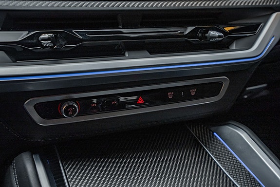 BMW XM 21 of 26