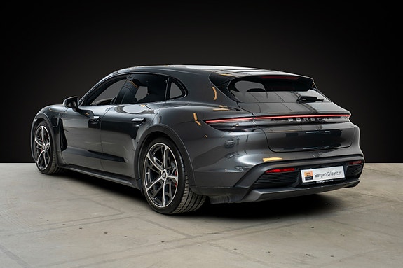 Porsche Taycan Cross Turismo 7 of 27