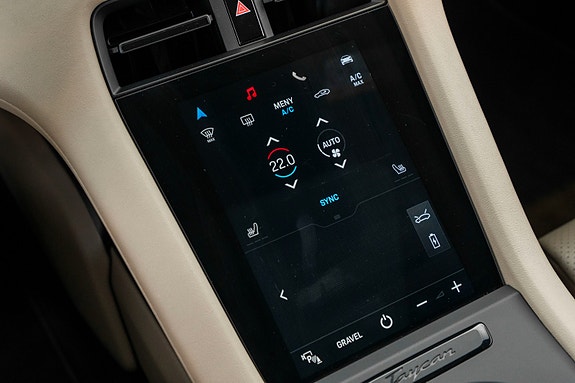 Porsche Taycan Cross Turismo 19 of 27